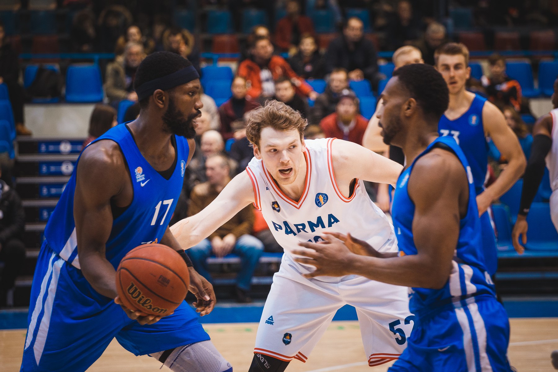 Пермские баскетболисты упустили победу в Красноярске
