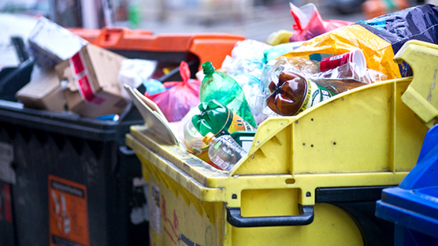 Пермяки круглосуточно могут пожаловаться на вывоз мусора в новогодние праздники