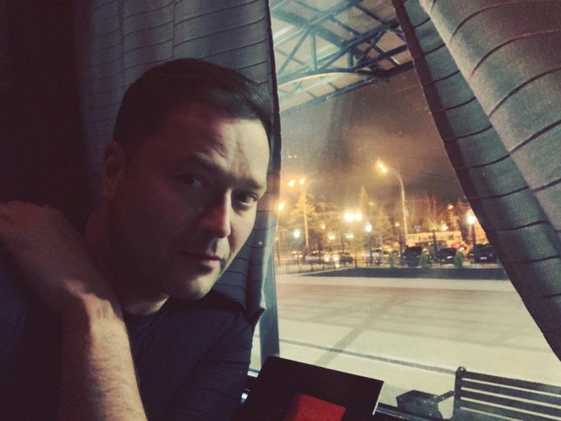 В поезде Тамбов-Москва скончался известный экономист Никита Исаев