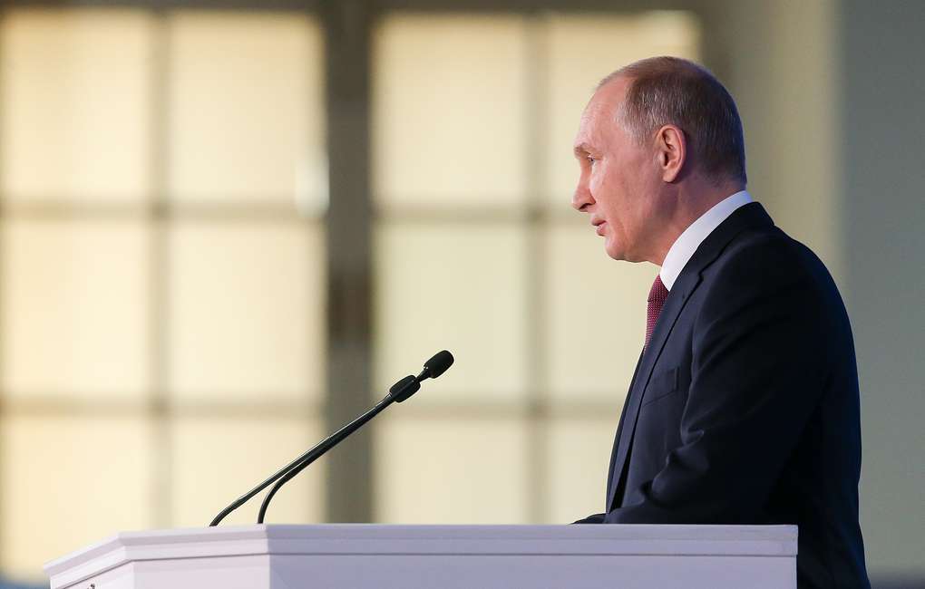 Владимир Путин: семьям, в которых рождается третий ребенок, направят по 450 тысяч рублей на ипотеку 