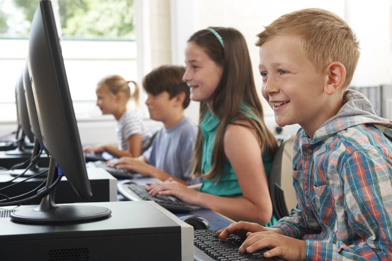 В школах Прикамья появятся новые компьютеры на 275 миллионов рублей