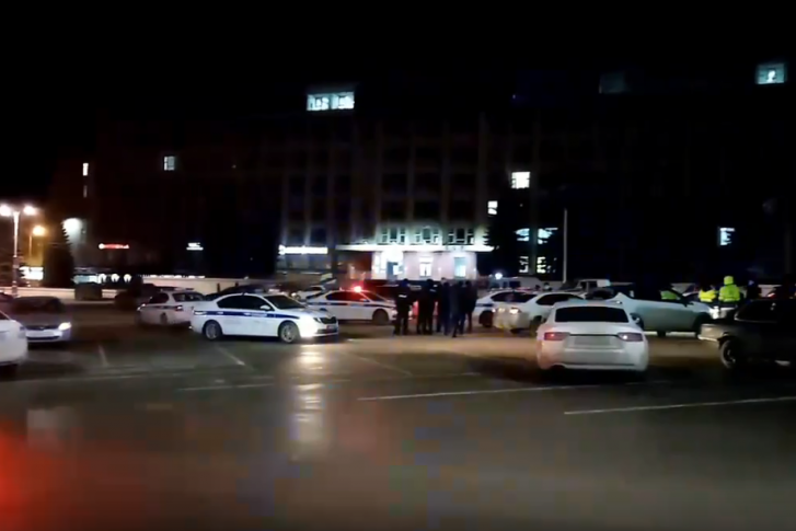 В центре Перми полиция устроила погоню за автомобилями с азербайджанскими флагами