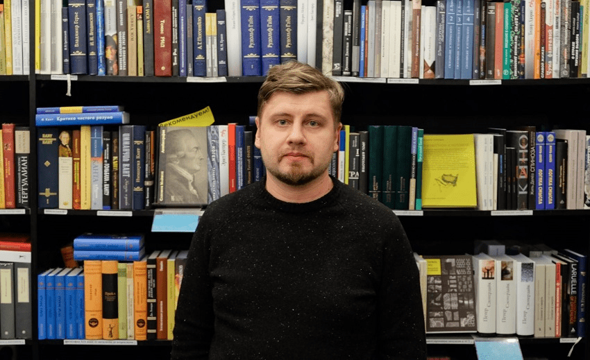 Управляющий независимым книжным магазином «Пиотровский» Михаил Мальцев о том, как правильно выбрать книгу и не ошибиться с подарком