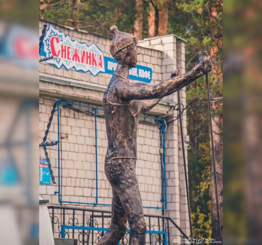 Автор скульптуры «Лыжник» в Кунгуре ответил на критику в свой адрес