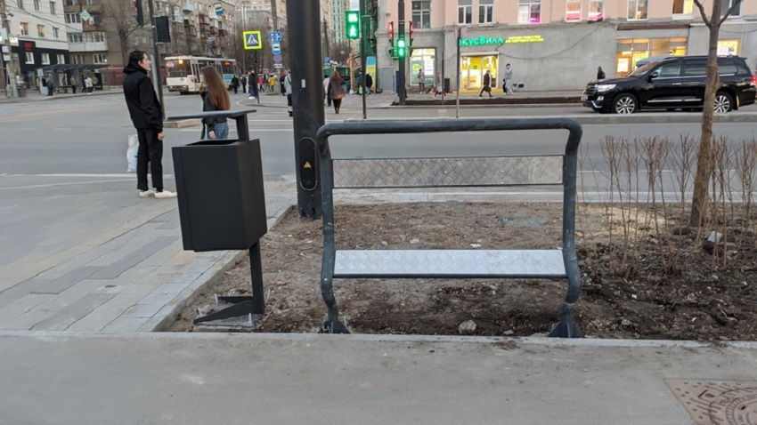 В центре Перми установили поручни для велосипедистов с подставкой для ног